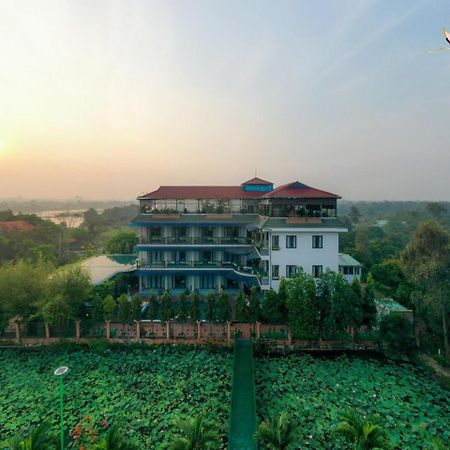 Khu Nghi Duong Huong Sen - Binh My, Cu Chi Hotel Bandar Ho Chi Minh Luaran gambar