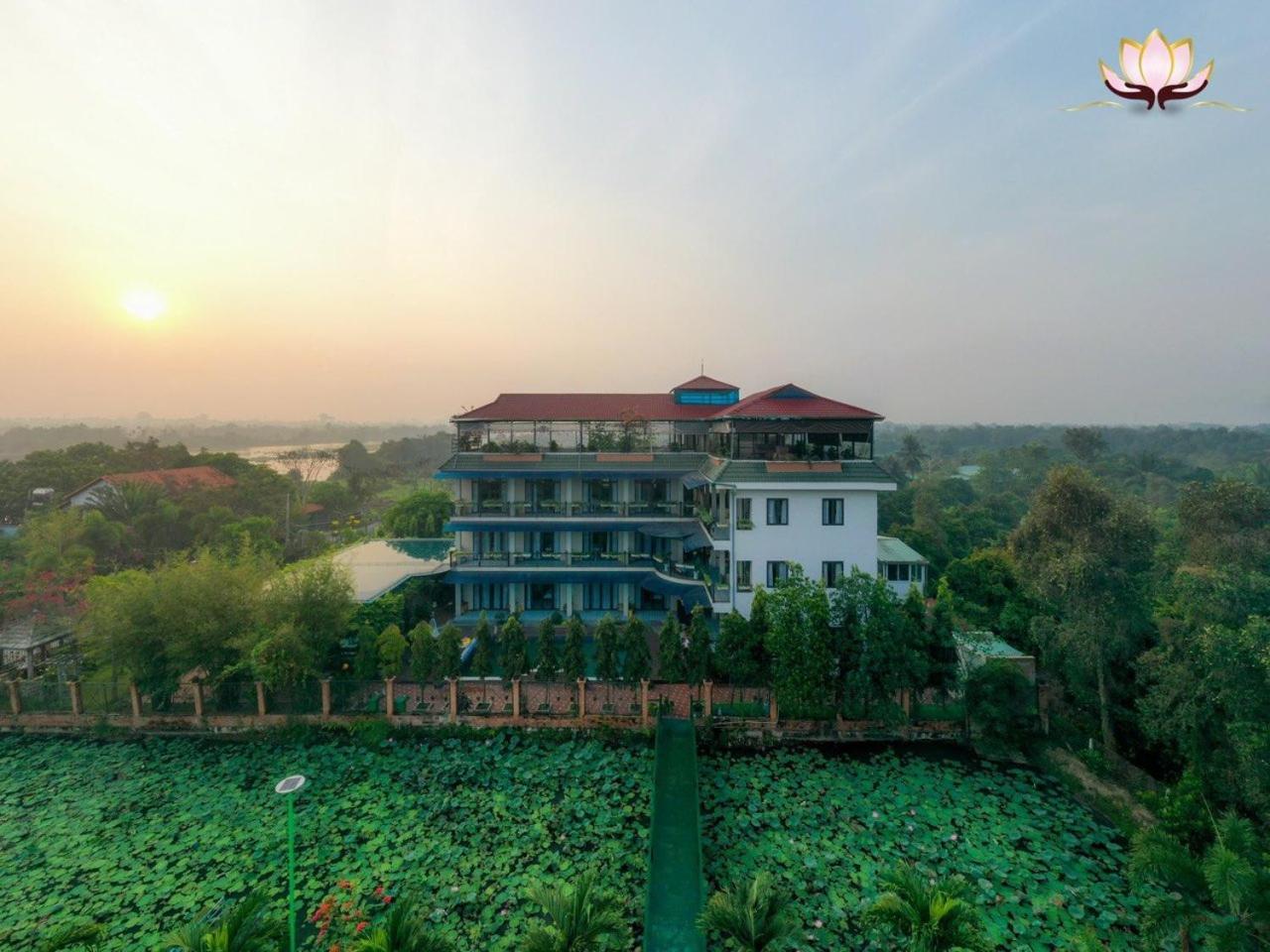 Khu Nghi Duong Huong Sen - Binh My, Cu Chi Hotel Bandar Ho Chi Minh Luaran gambar